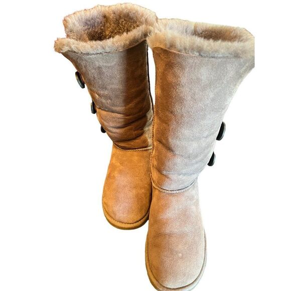 UGG Gray Boots Triple Button‎ Boots Women's Size 6 - Picture 4 of 6